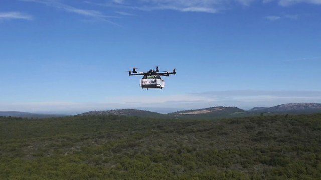 La Poste a livré son premier colis par drone dans le Var #2