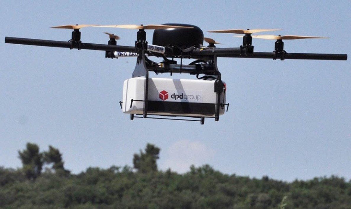 La Poste a livré son premier colis par drone dans le Var