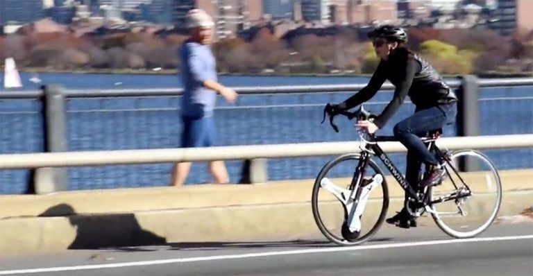 GeoOrbital Wheel : cette roue motorisée transforme votre deux roues en vélo électrique