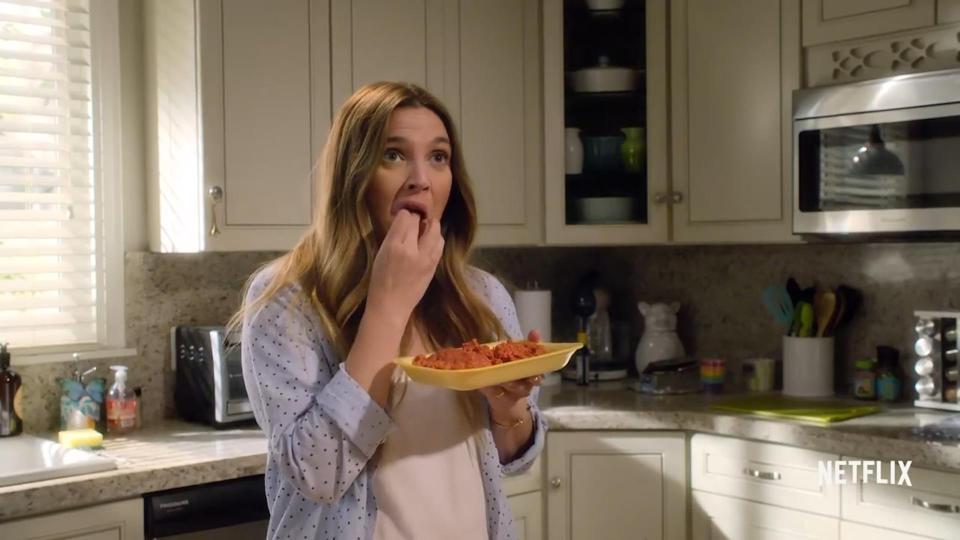 Santa Clarita Diet : Drew Barrymore devient cannibale dans cette nouvelle série originale Netflix