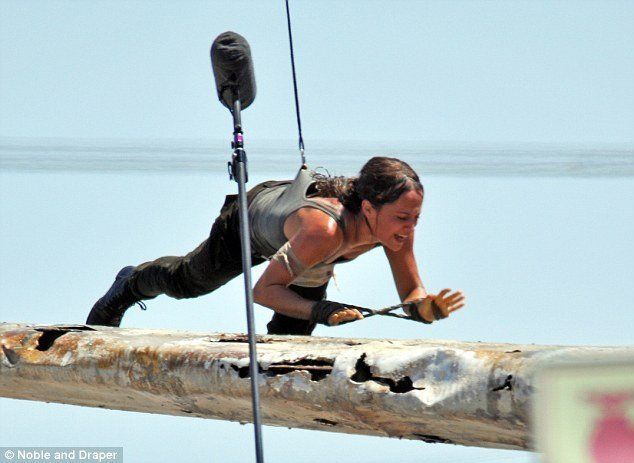 Tomb Raider : 15 photos d'Alicia Vikander dans les bottes de Lara Croft #7