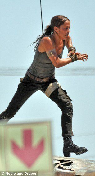 Tomb Raider : 15 photos d'Alicia Vikander dans les bottes de Lara Croft #11