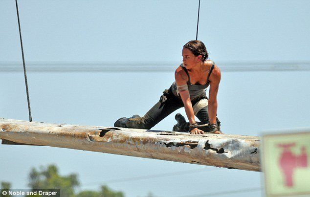 Tomb Raider : 15 photos d'Alicia Vikander dans les bottes de Lara Croft #8
