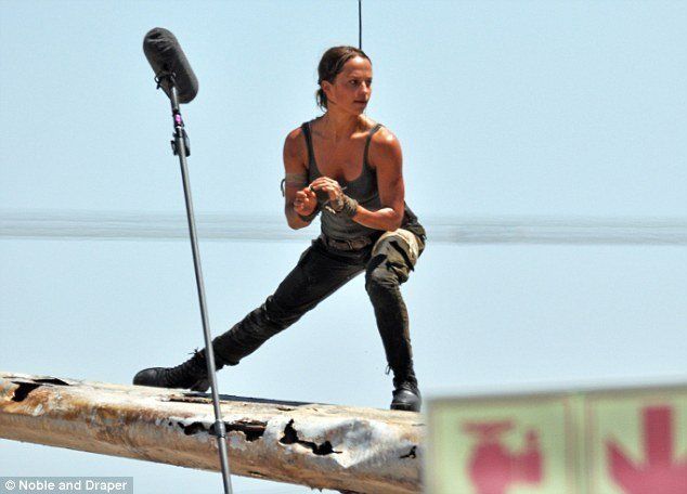 Tomb Raider : 15 photos d'Alicia Vikander dans les bottes de Lara Croft #10