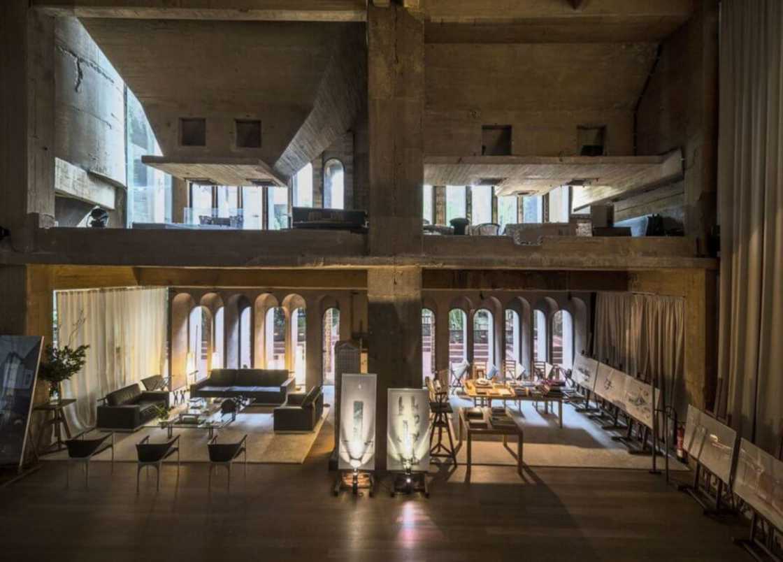 Un architecte transforme une usine désaffectée en véritable palace #9