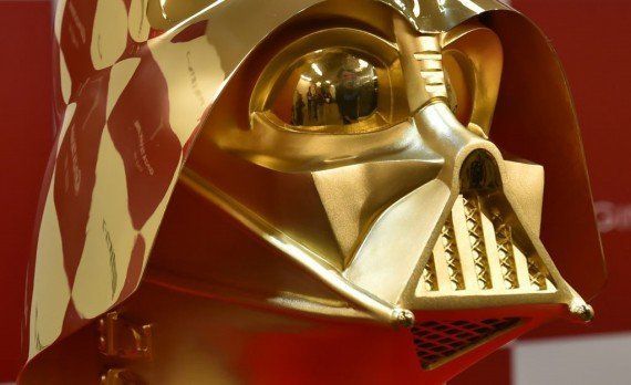 Un masque de Dark Vador en or massif sera vendu 1,4 millions de dollars #4