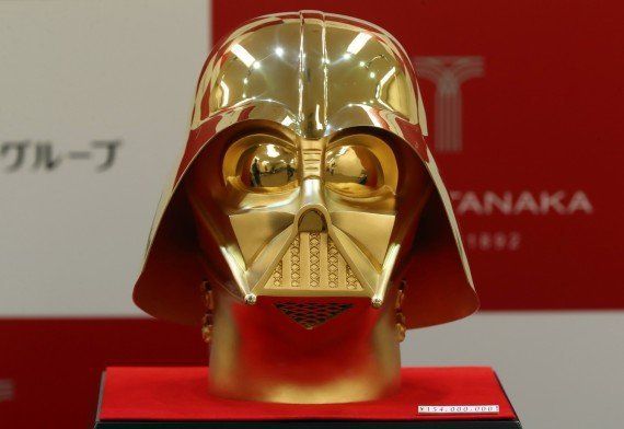 Un masque de Dark Vador en or massif sera vendu 1,4 millions de dollars #2