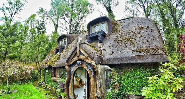 Un fan de Tolkien fabrique une vraie maison de Hobbit