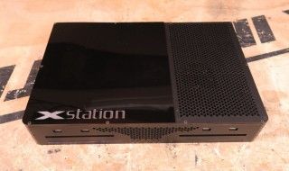 La console XStation permet de jouer aux jeux PS4 et Xbox One