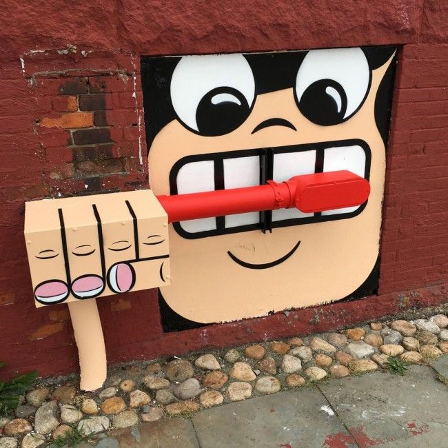  Street  art  un artiste utilise le mobilier  urbain  de New 