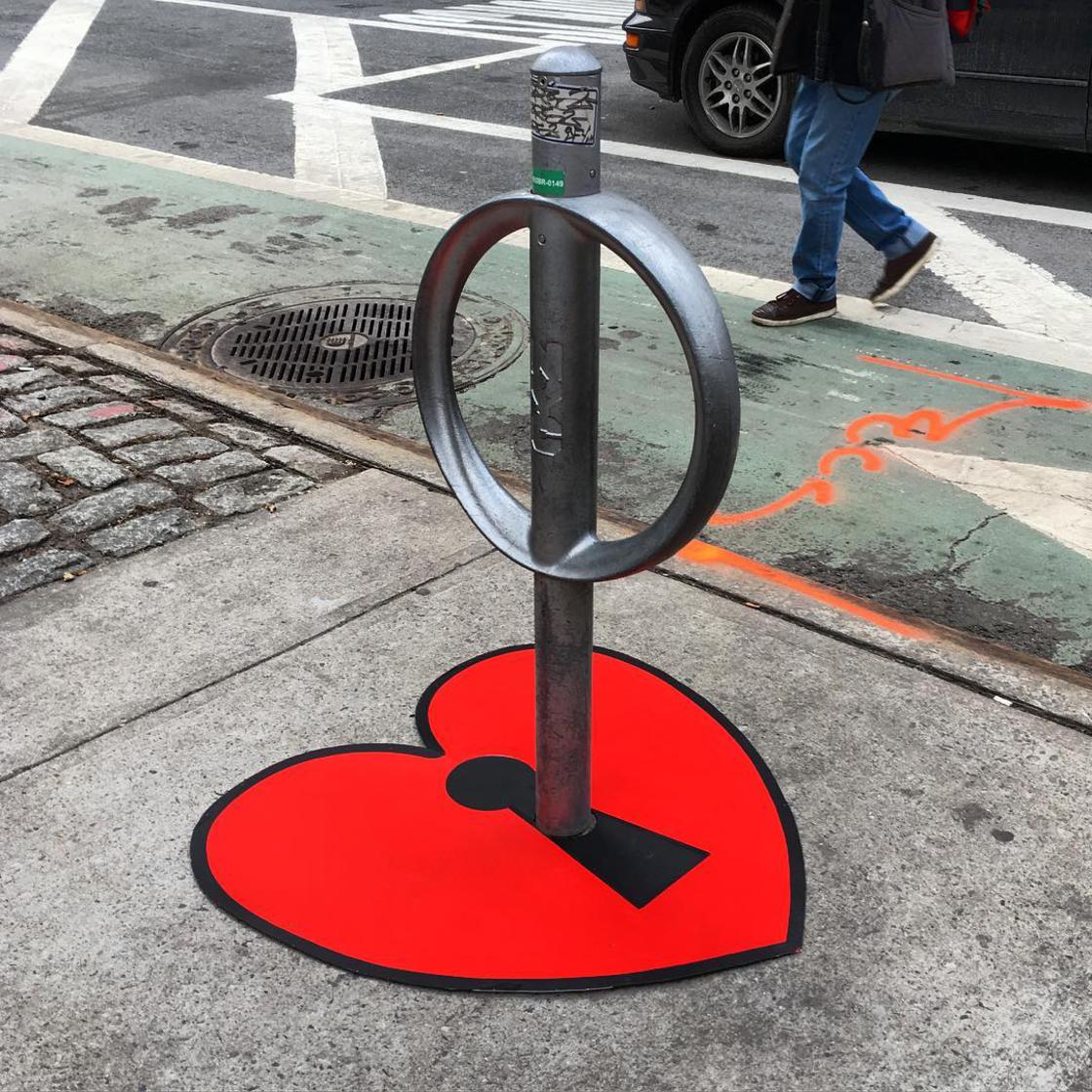 Street art : un artiste utilise le mobilier urbain de New York comme terrain de jeu #11