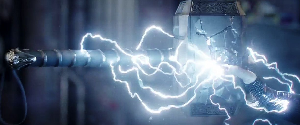 Thor Ragnarok : Mjolnir à déjà été détruit et réparé 6 fois #2