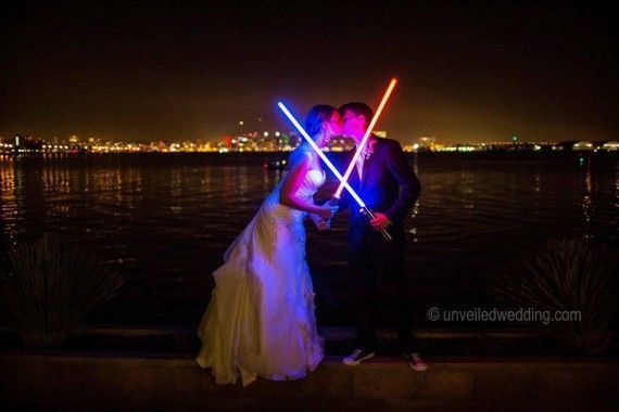 Des fans de Star Wars se marient sur le thème de la saga #7