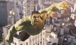 Thor Ragnarok : Hulk fait la course contre une Renault dans un spot TV