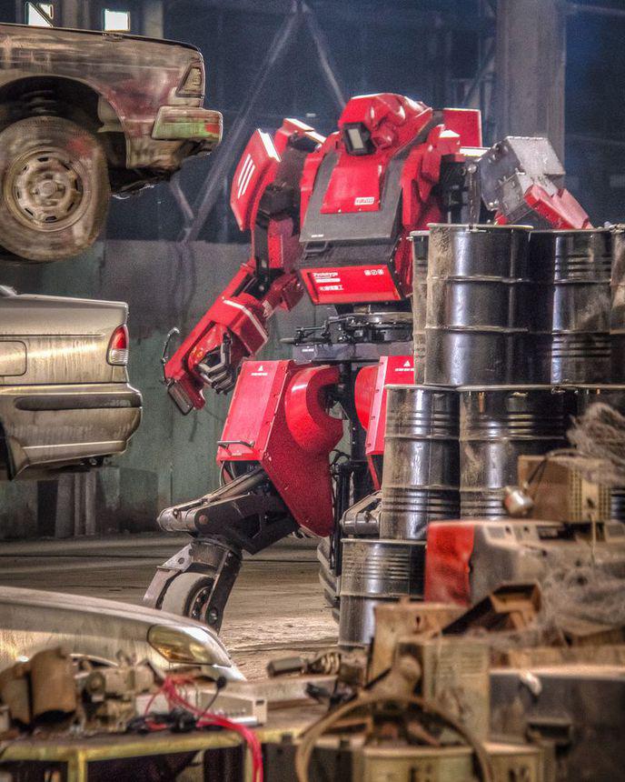 Combat de robots : un mecha américain découpe un robot japonais avec une tronçonneuse géante #3
