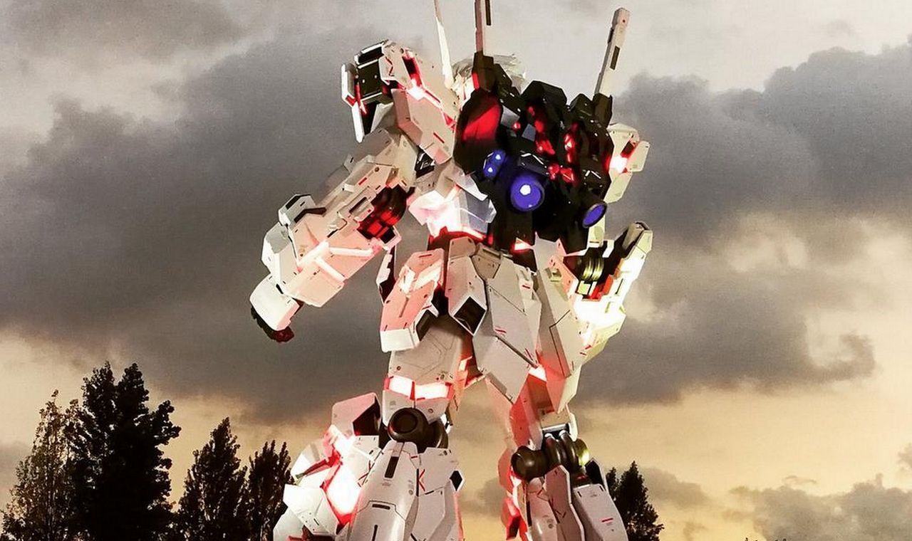 Un Gundam transformable géant fait le show à Tokyo