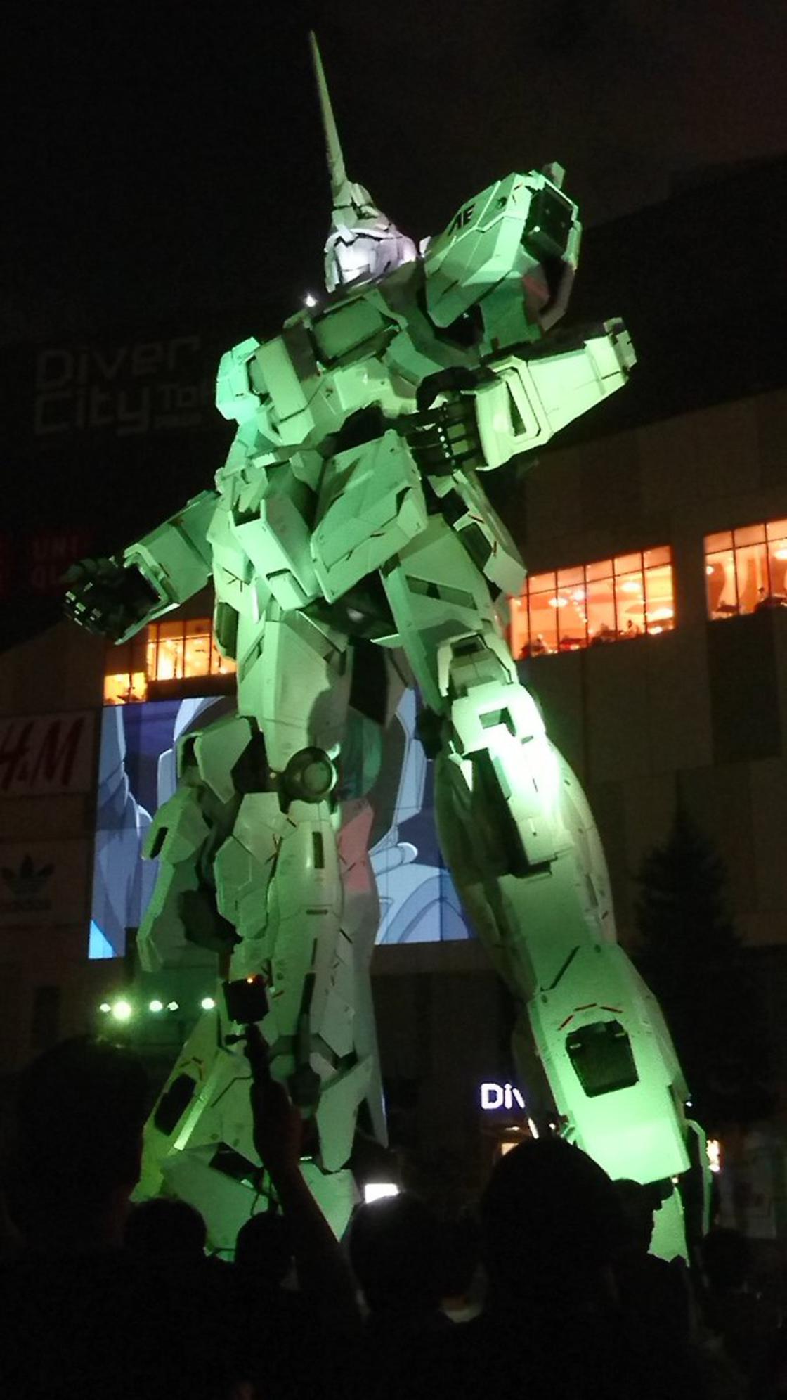 Un Gundam transformable géant fait le show à Tokyo #4