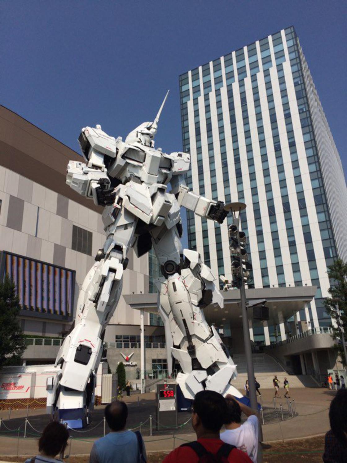Un Gundam transformable géant fait le show à Tokyo #9