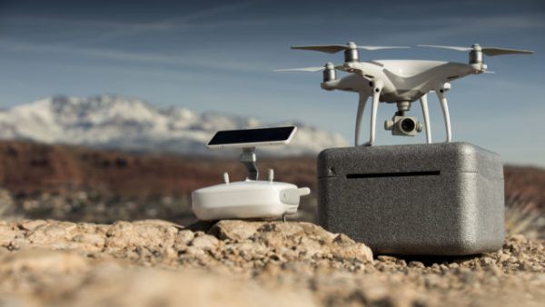 🔥 Black Friday  Le drone Phantom 4 Pro passe de 1699€ à 1107€ (35%)