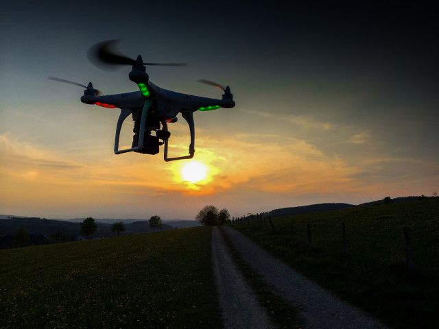 Black Friday : Le drone Phantom 4 Pro passe de 1699€ à 1107€ (-35%) #2