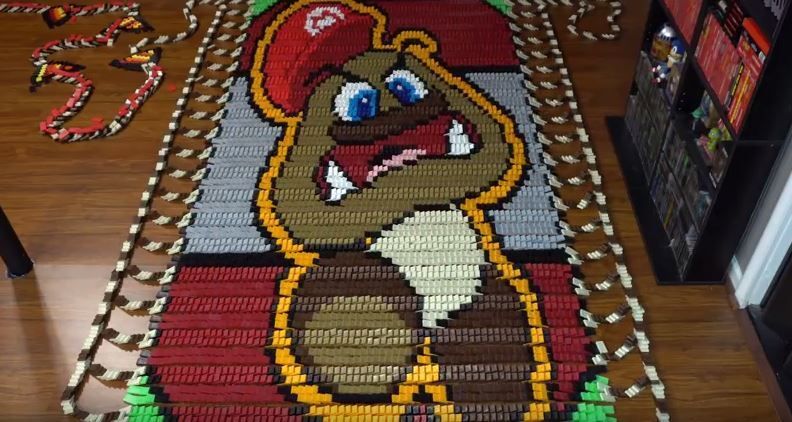 Super Mario Odyssey : 150.000 dominos tombent pour fêter la sortie du jeu