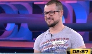 Il perd 100.000 euros à un jeu télé alors que la réponse est sur son T-shirt
