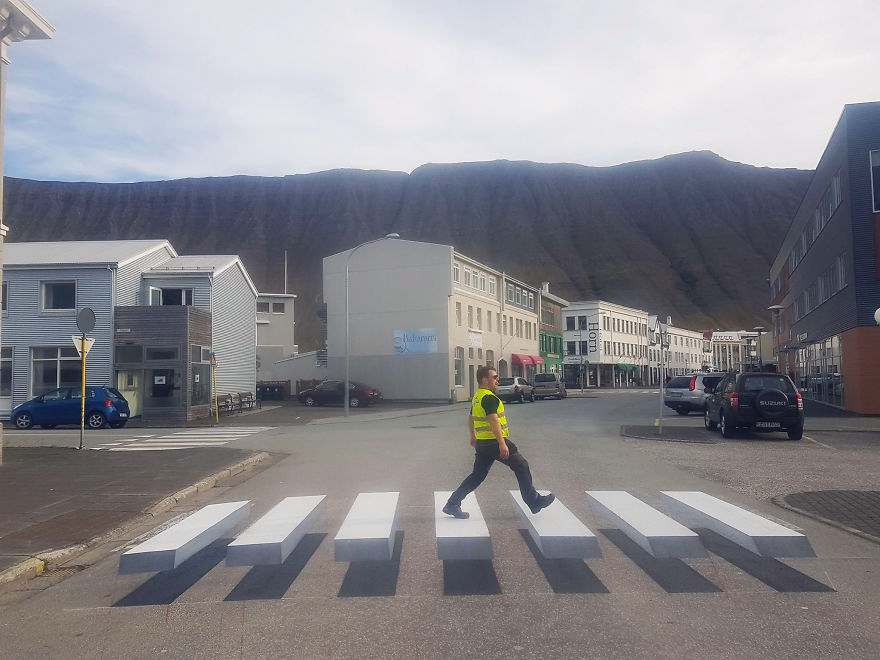 Des passage piétons en 3D en Islande et en France #4