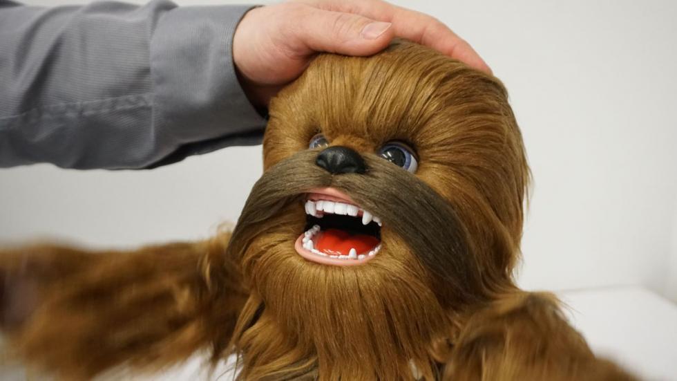 Star Wars : cette peluche Chewbacca interactive va vous faire fondre