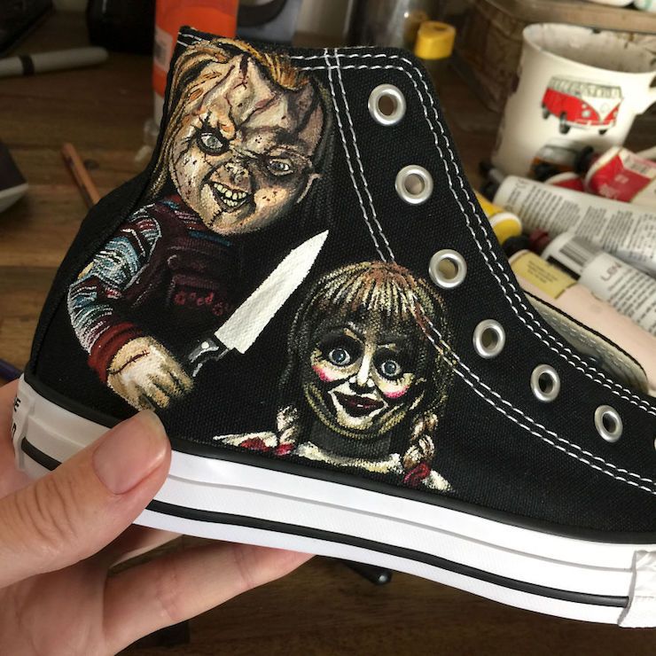 Cette artiste personnalise vos chaussures avec des personnages de films d'horreur #9