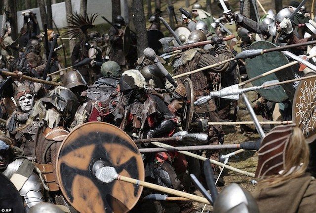 Le Hobbit : 1000 fans en cosplay s'affrontent dans une reconstitution de la Bataille des Cinq Armées