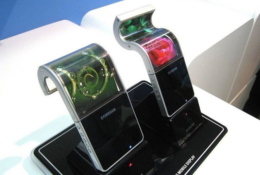 Samsung : un smartphone pliable à 2000 dollars pour 2019 ? #2