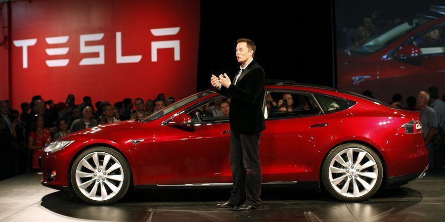 Elon Musk prépare des Tesla intelligentes comme K-2000