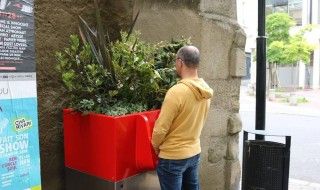 Uritrottoire : les pissotières écologiques fleurissent à Paris