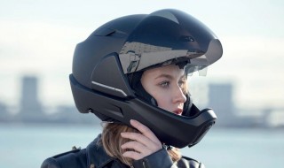 CrossHelmet : un casque de moto en réalité augmentée en vente prochainement