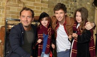 Retour à Poudlard : Jude Law et Eddie Redmayne font une surprise aux fans de Harry Potter à Londres