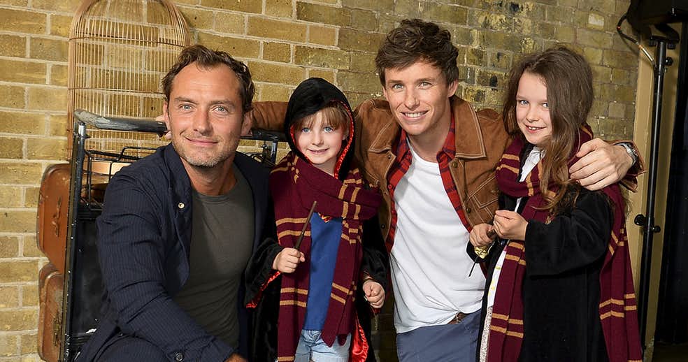 Retour à Poudlard : Jude Law et Eddie Redmayne font une surprise aux fans de Harry Potter à Londres #4