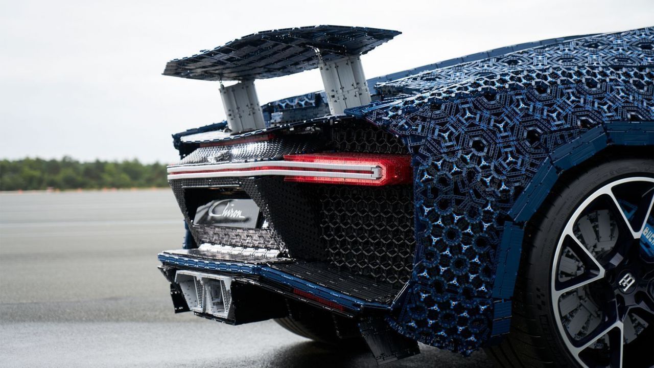 Cette Bugatti Chiron fabriquée avec 1 million de LEGO Technic roule à 30km/h #4