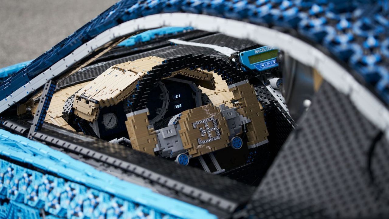 Cette Bugatti Chiron fabriquée avec 1 million de LEGO Technic roule à 30km/h #6