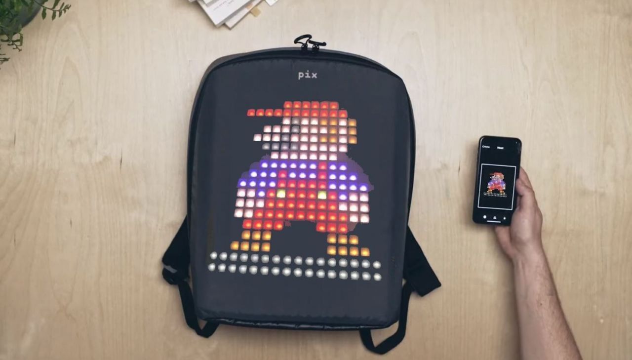 PIX : un sac à dos connecté et personnalisable via votre smartphone