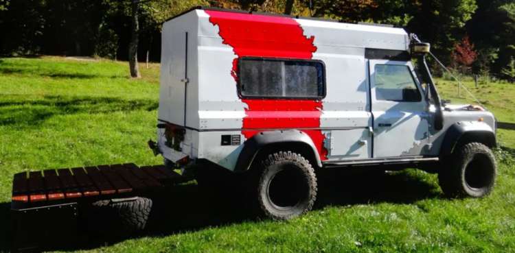 Un Land Rover Defender transformé en camping-car tout-terrain #6