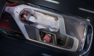 Volvo imagine la voiture du futur avec un lit, un salon et un bureau