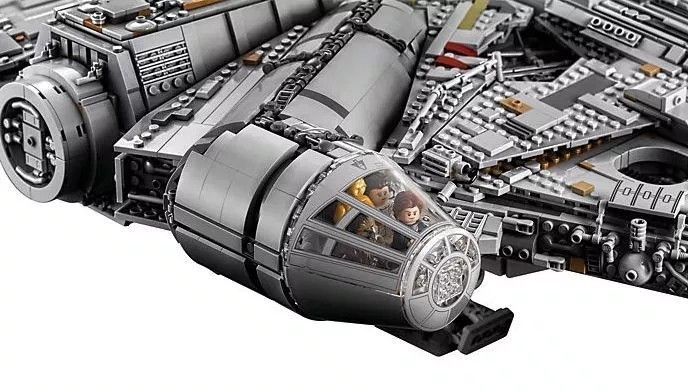 Bon Plan : le Faucon Millenium LEGO à 559€ au lieu de 849€ #2