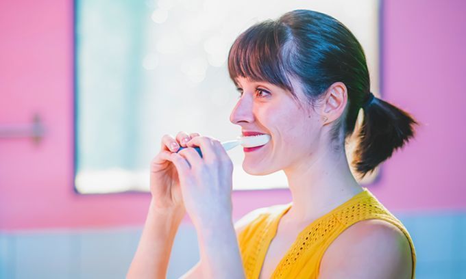 Y-Brush permet de vous brosser les dents en 10 secondes