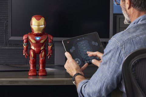 Iron Man : un mini robot intelligent et interactif à l'effigie de la MK50 #3