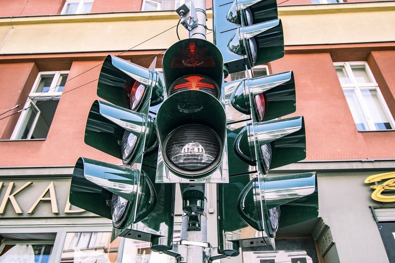 Les feux de circulation bientôt équipés de caméras avec intelligence artificielle à Vienne