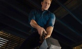 Kevin Feige confirme que Captain America pouvait soulever Mjolnir dans Avengers l'Ere d'Ultron