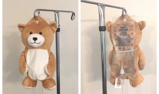Medi Teddy : une petite fille cache ses poches de perfusions dans un ours en peluche