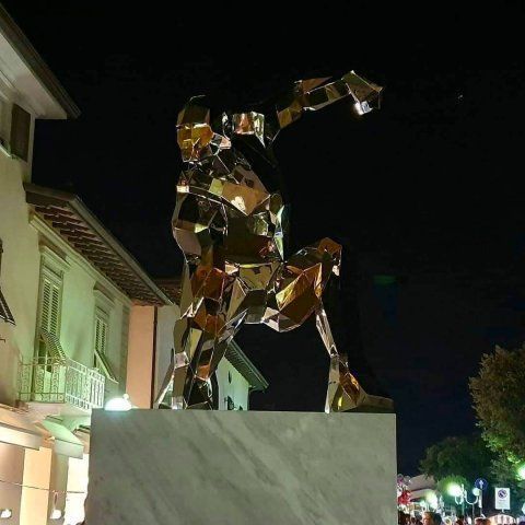 Une imposante statue d'Iron Man érigée en Italie #4