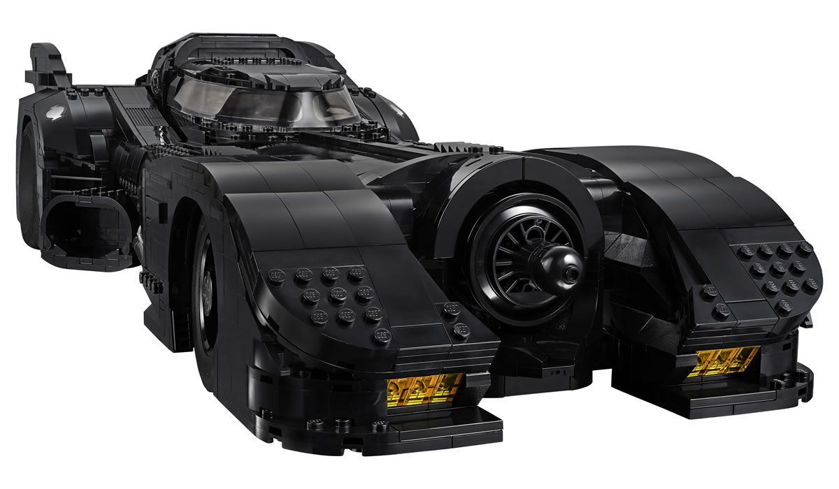 LEGO lance sa plus grande version de la Batmobile de Tim Burton #2