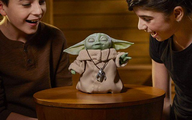 Un Baby Yoda animatronique signé Hasbro sortira en fin d'année